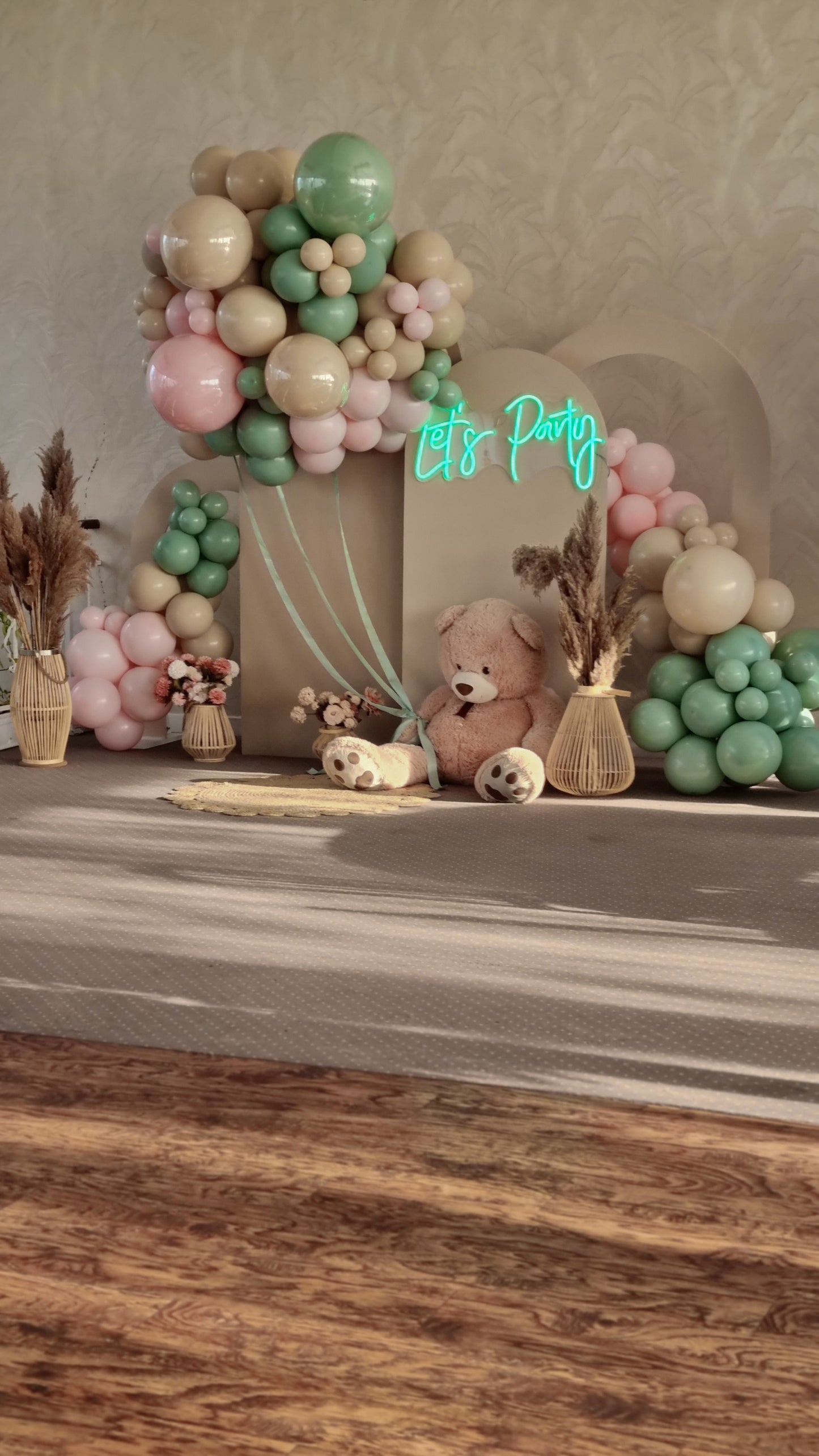 Balon jumbo personalizat cu heliu, ideal pentru decoruri de botezuri si petreceri speciale