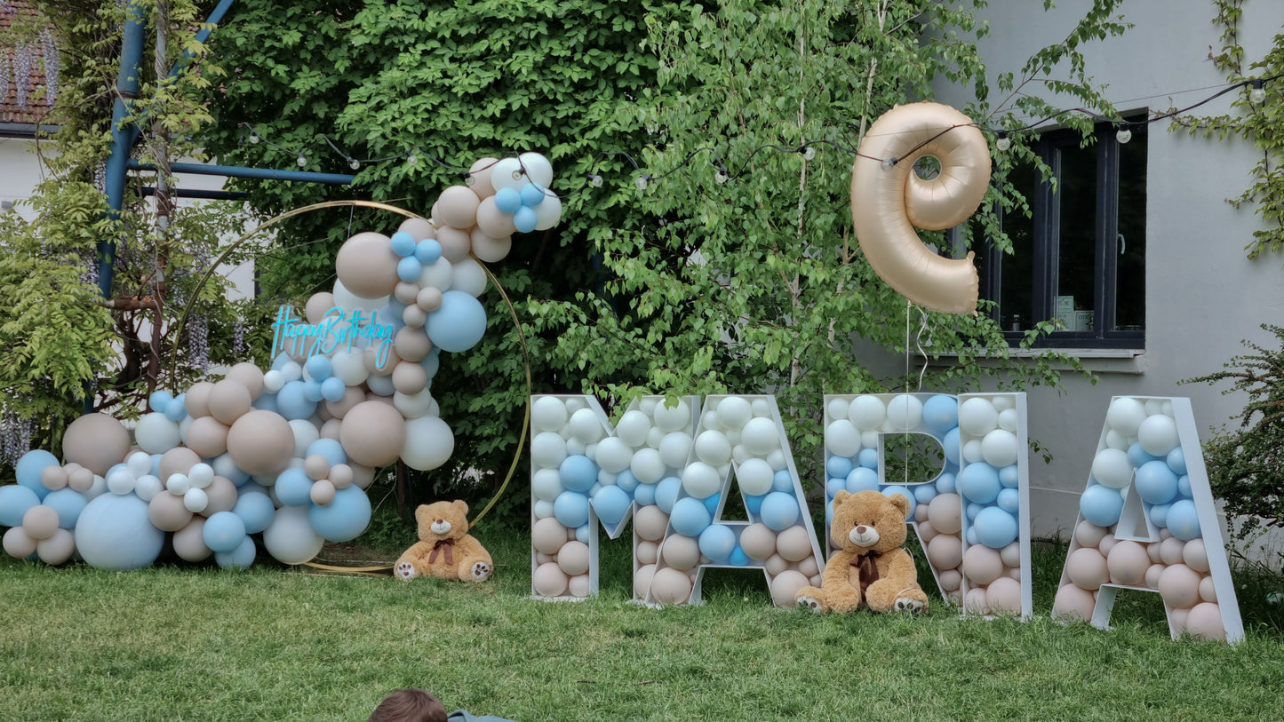 Balon jumbo personalizat cu heliu, ideal pentru decoruri de botezuri si petreceri speciale