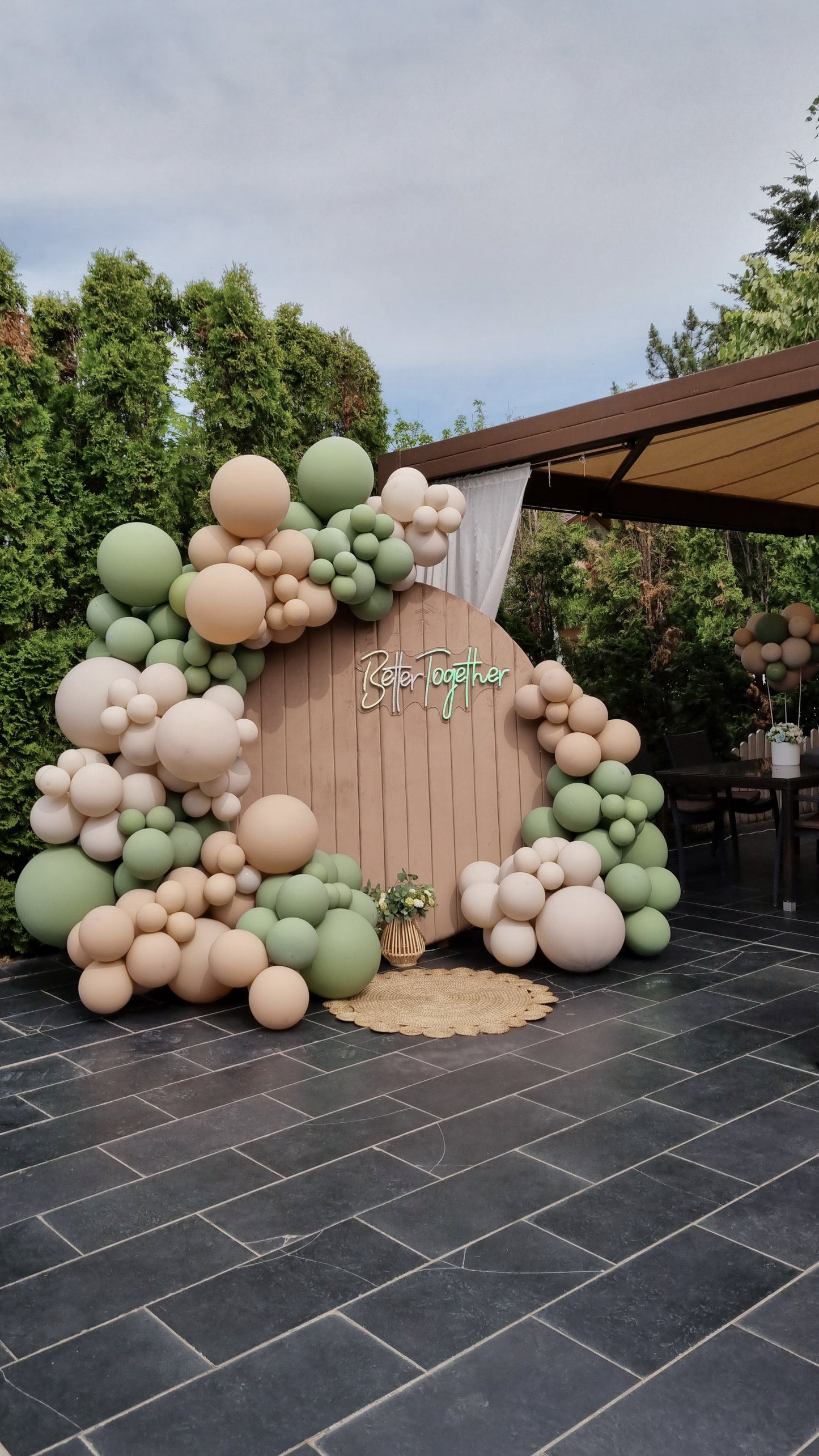 Balon jumbo personalizat cu heliu, ideal pentru decoruri de botezuri si petreceri speciale