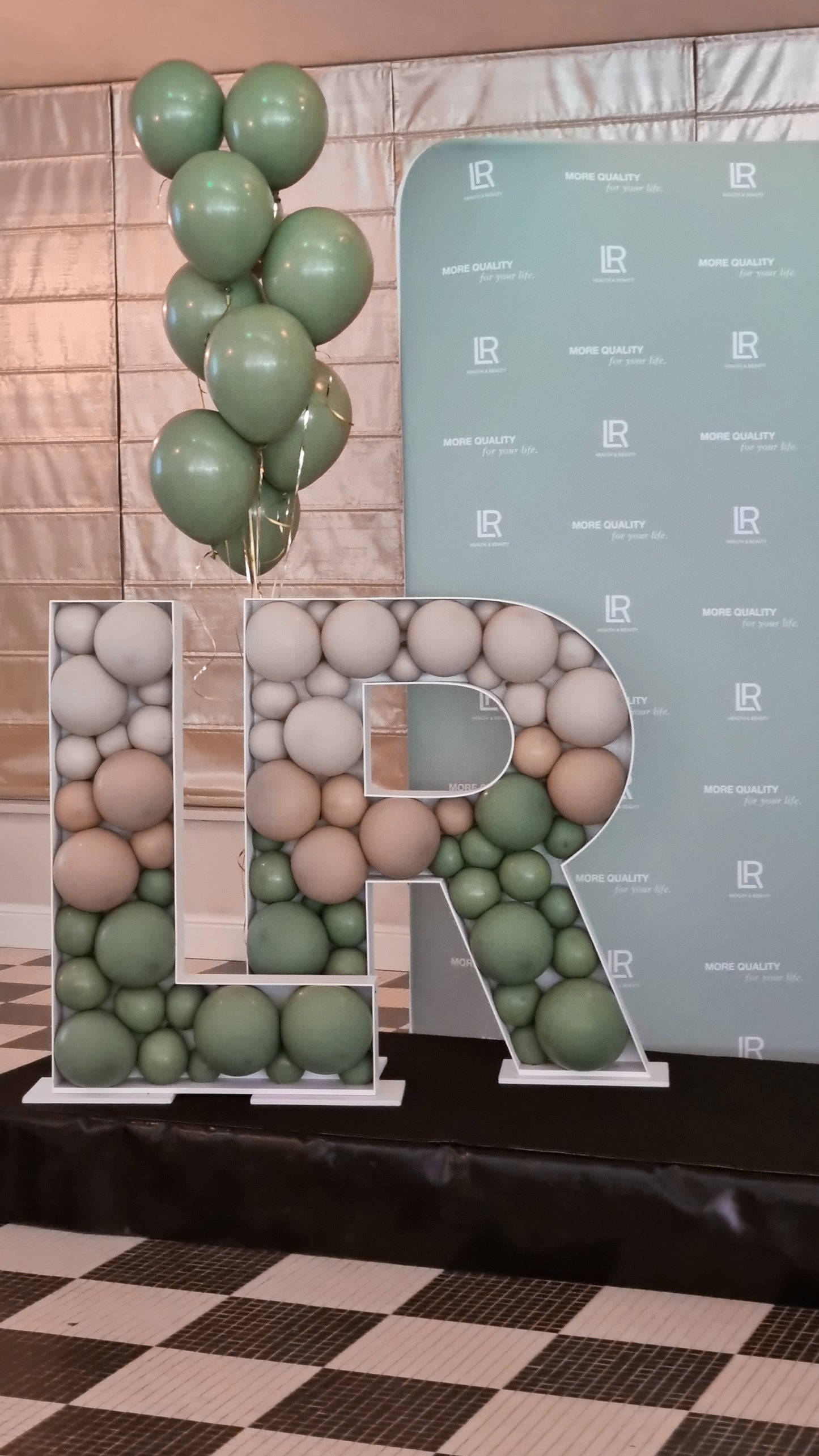 Balon jumbo personalizat cu heliu, ideal pentru decoruri de botezuri si petreceri speciale