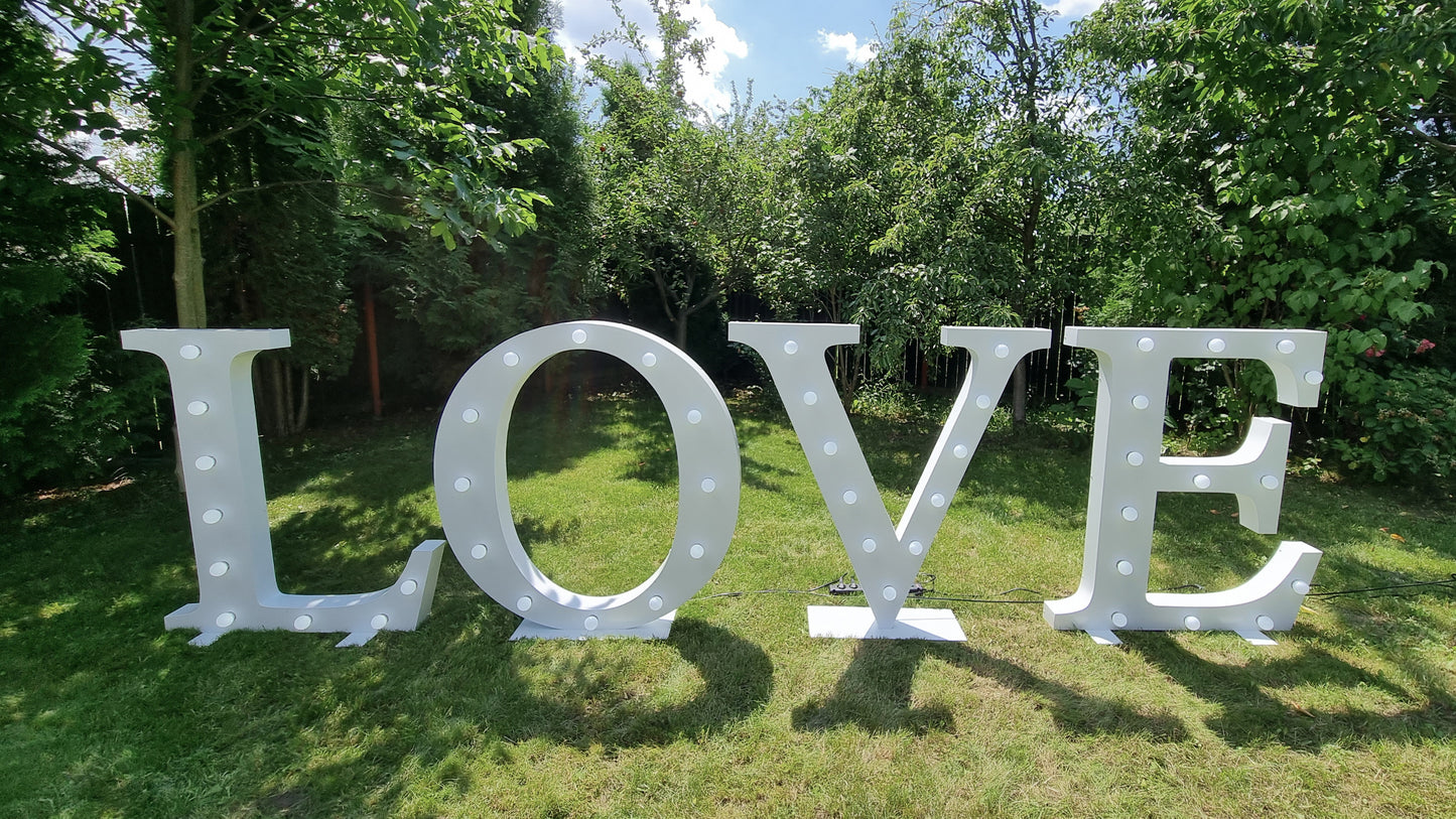 Balon jumbo cu heliu personalizat, decor ideal pentru petreceri sau botezuri