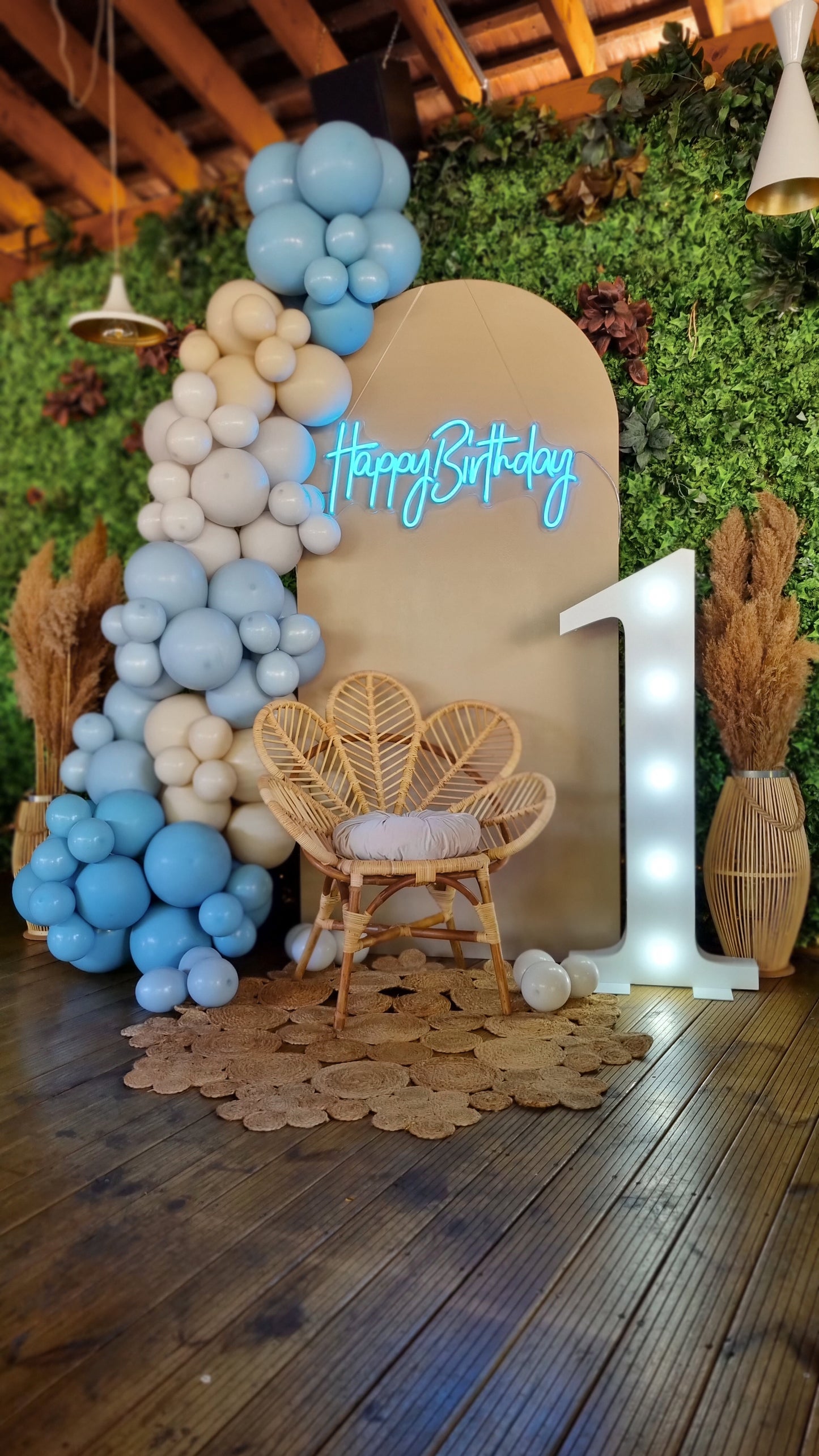 Arcada de baloane personalizata pentru orice eveniment, de la botezuri la petreceri de copii