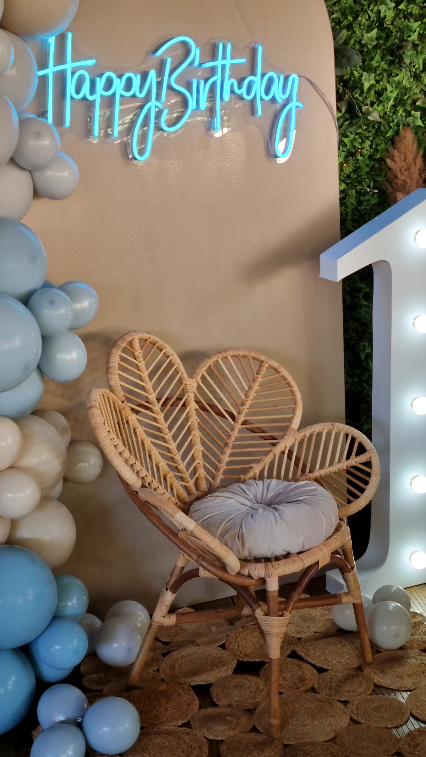 Arcada de baloane personalizata pentru orice eveniment, de la botezuri la petreceri de copii