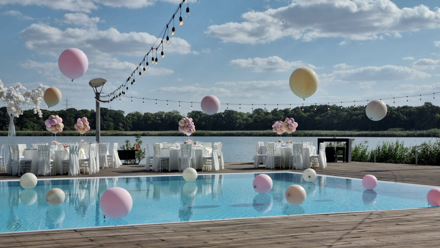Balon jumbo cu heliu personalizat, decor ideal pentru petreceri sau botezuri