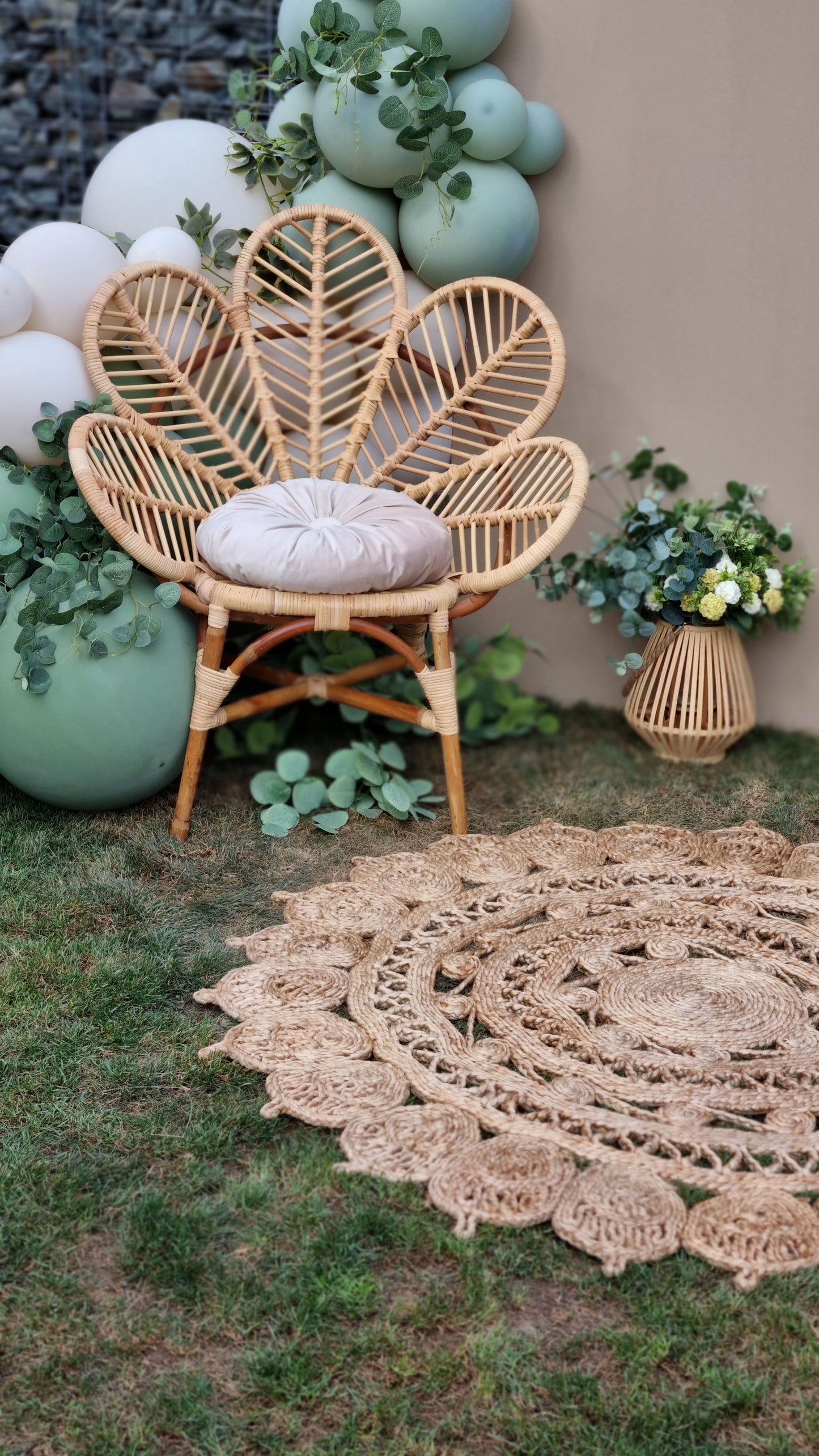 Decor cu baloane heliu personalizate pentru evenimente de vara, perfect pentru petreceri sau botezuri