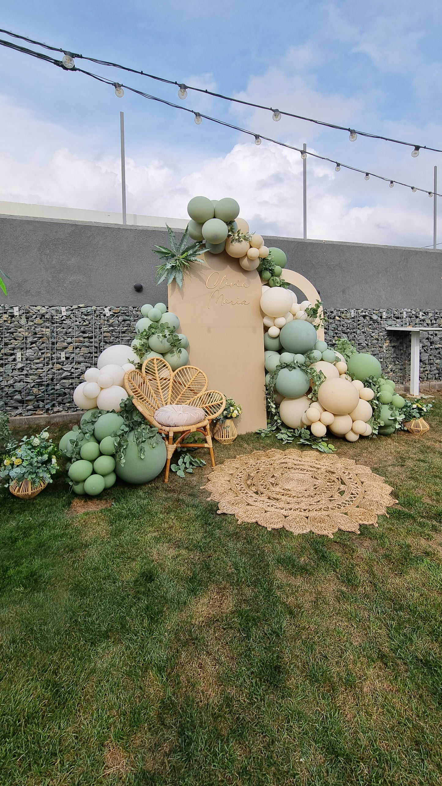 Arcada de baloane personalizata pentru orice eveniment, de la botezuri la petreceri de copii
