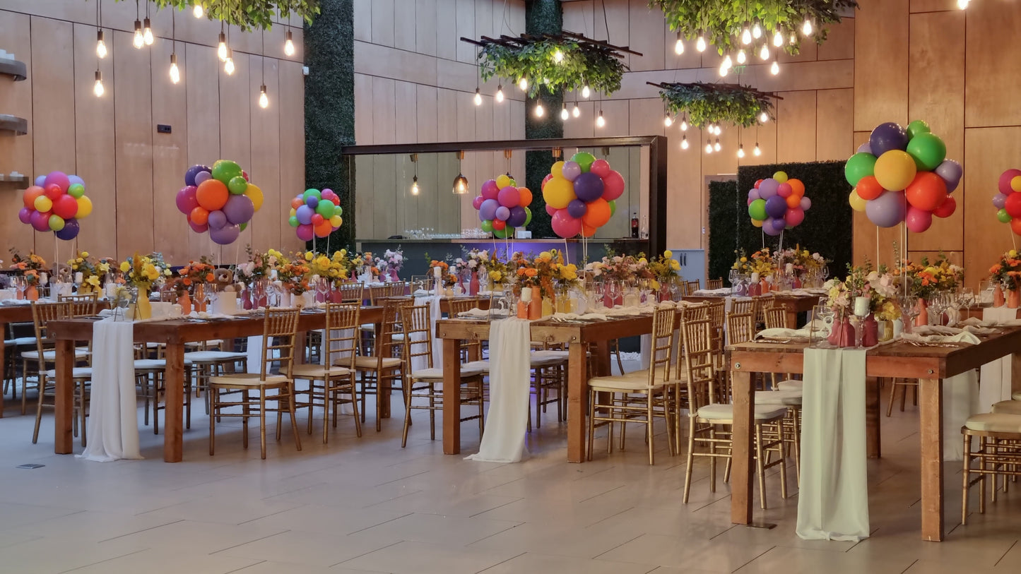 Candycart cu baloane personalizate, ideal pentru petreceri de copii sau evenimente speciale