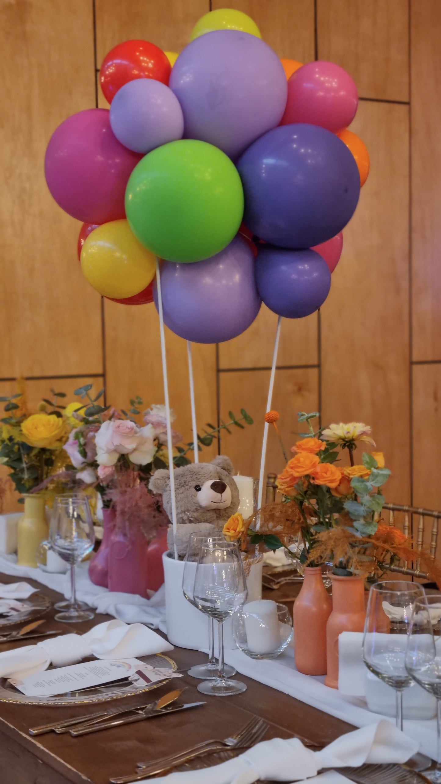 Candycart cu baloane personalizate, ideal pentru petreceri de copii sau evenimente speciale