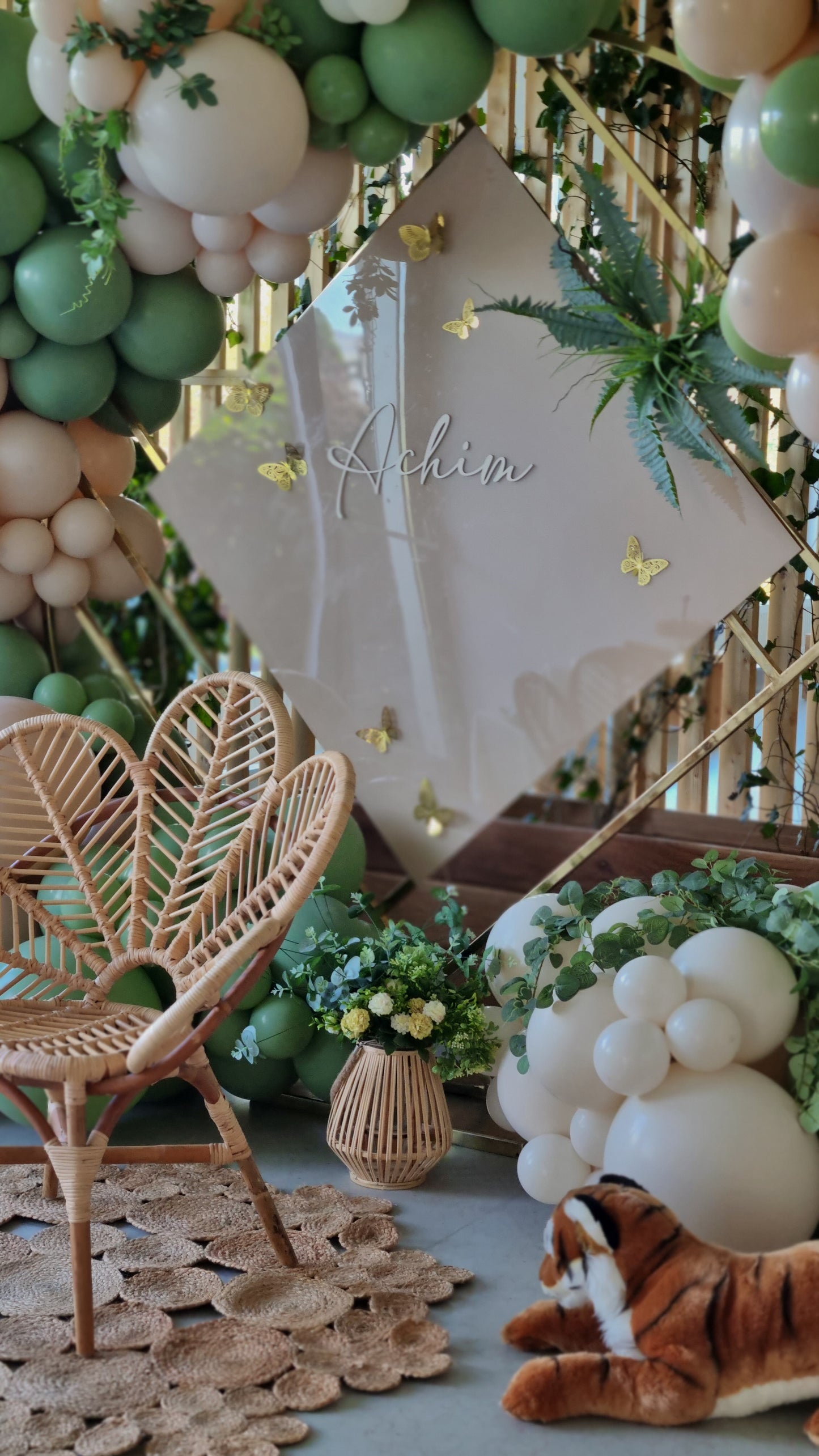 Candycart cu baloane personalizate, ideal pentru petreceri de copii sau evenimente speciale
