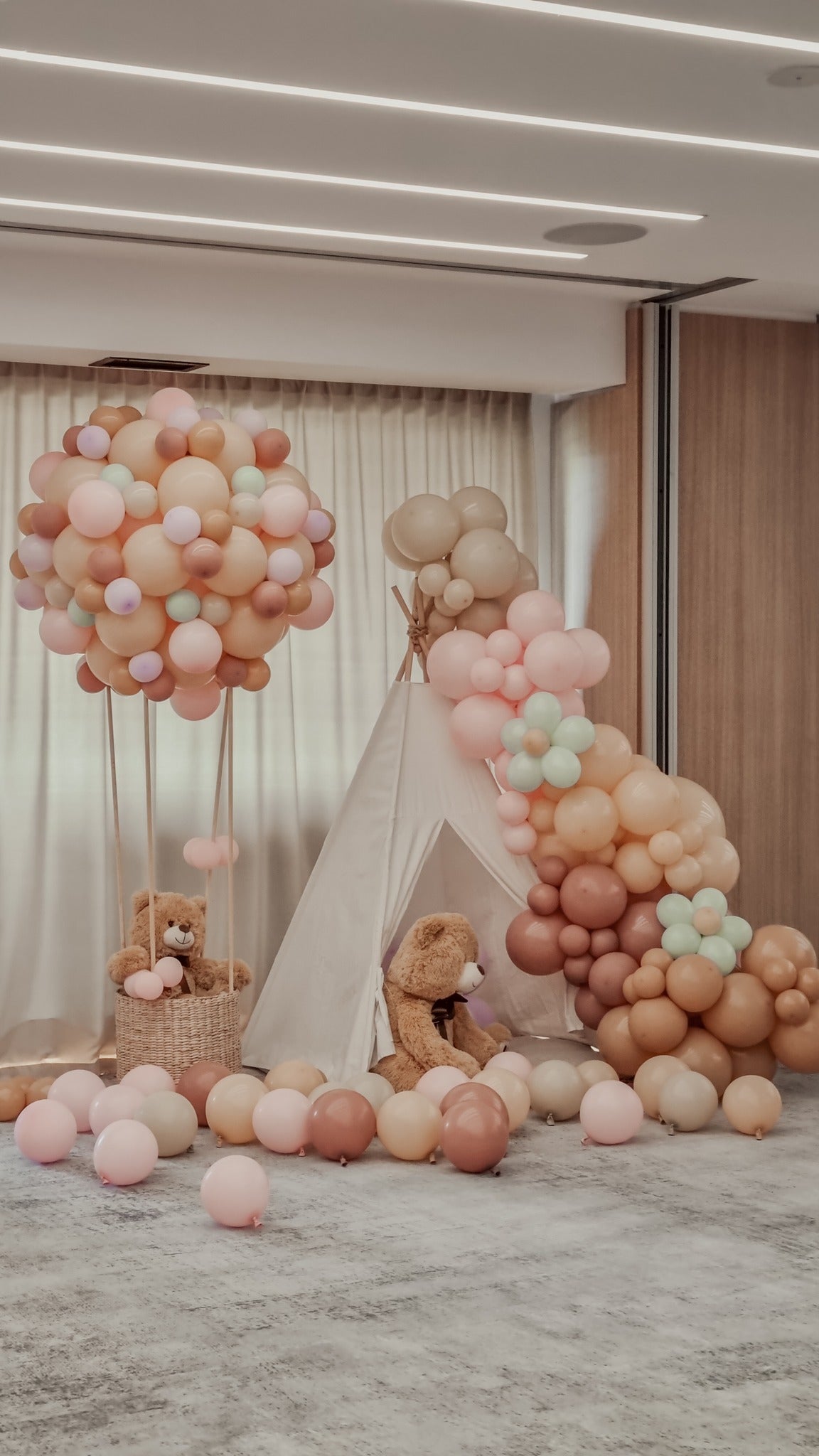 Decoruri de baloane personalizate pentru petreceri de copii, botezuri sau baby shower