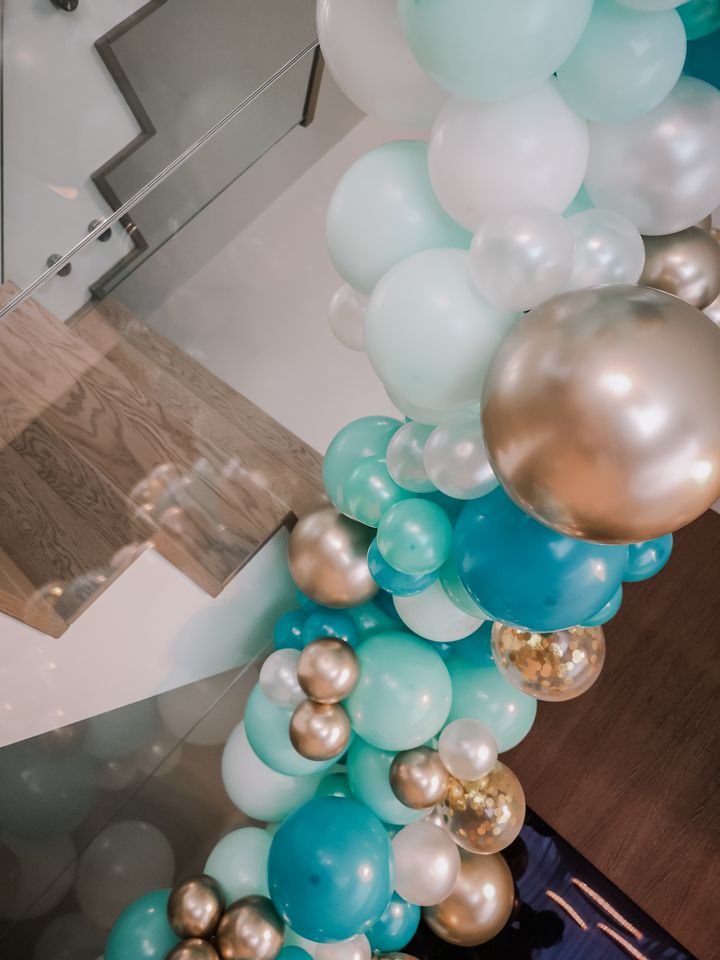 Candycart cu baloane pentru petreceri de copii, botezuri sau evenimente speciale