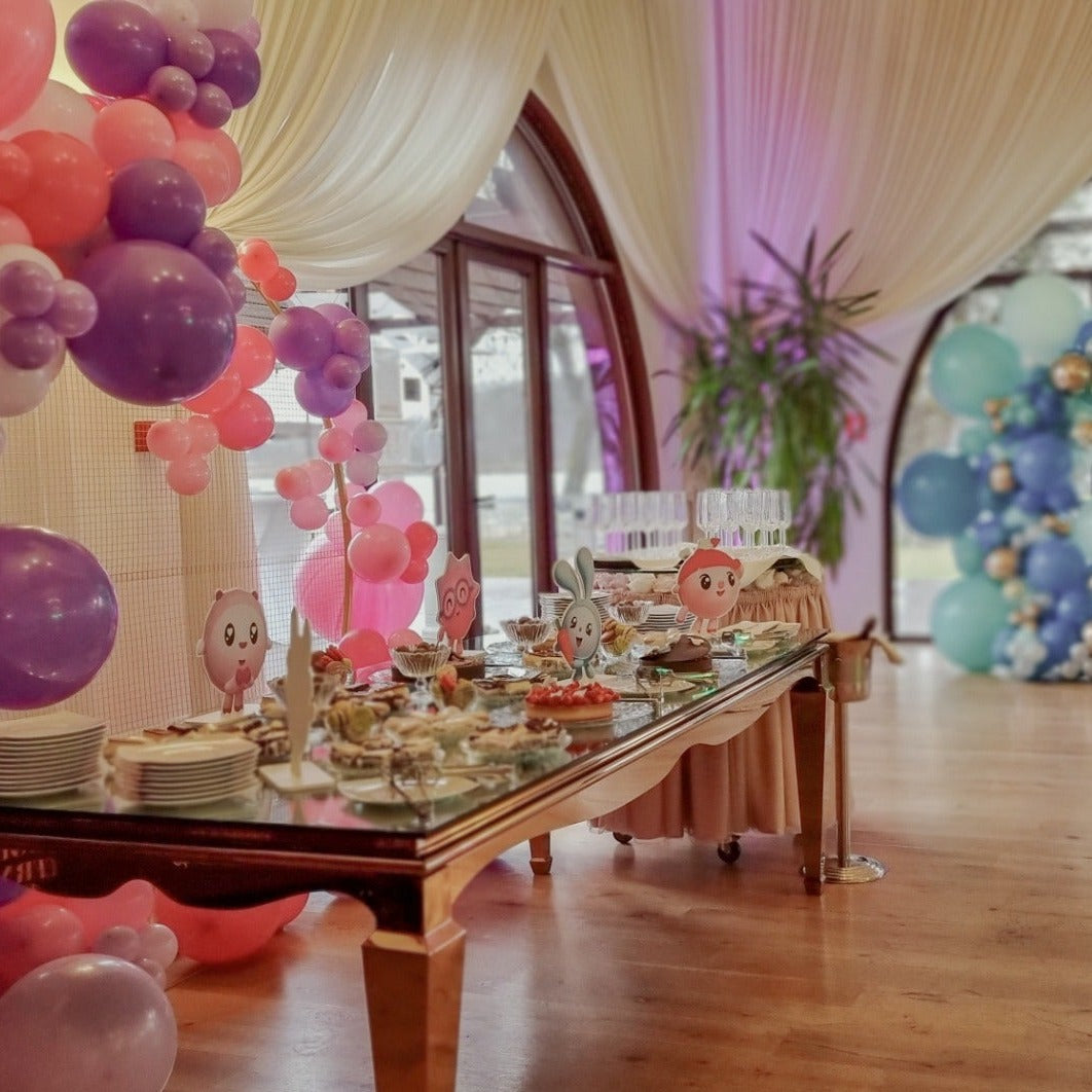 Arcada de baloane personalizata, decor elegant pentru orice tip de eveniment, de la botezuri la nunti