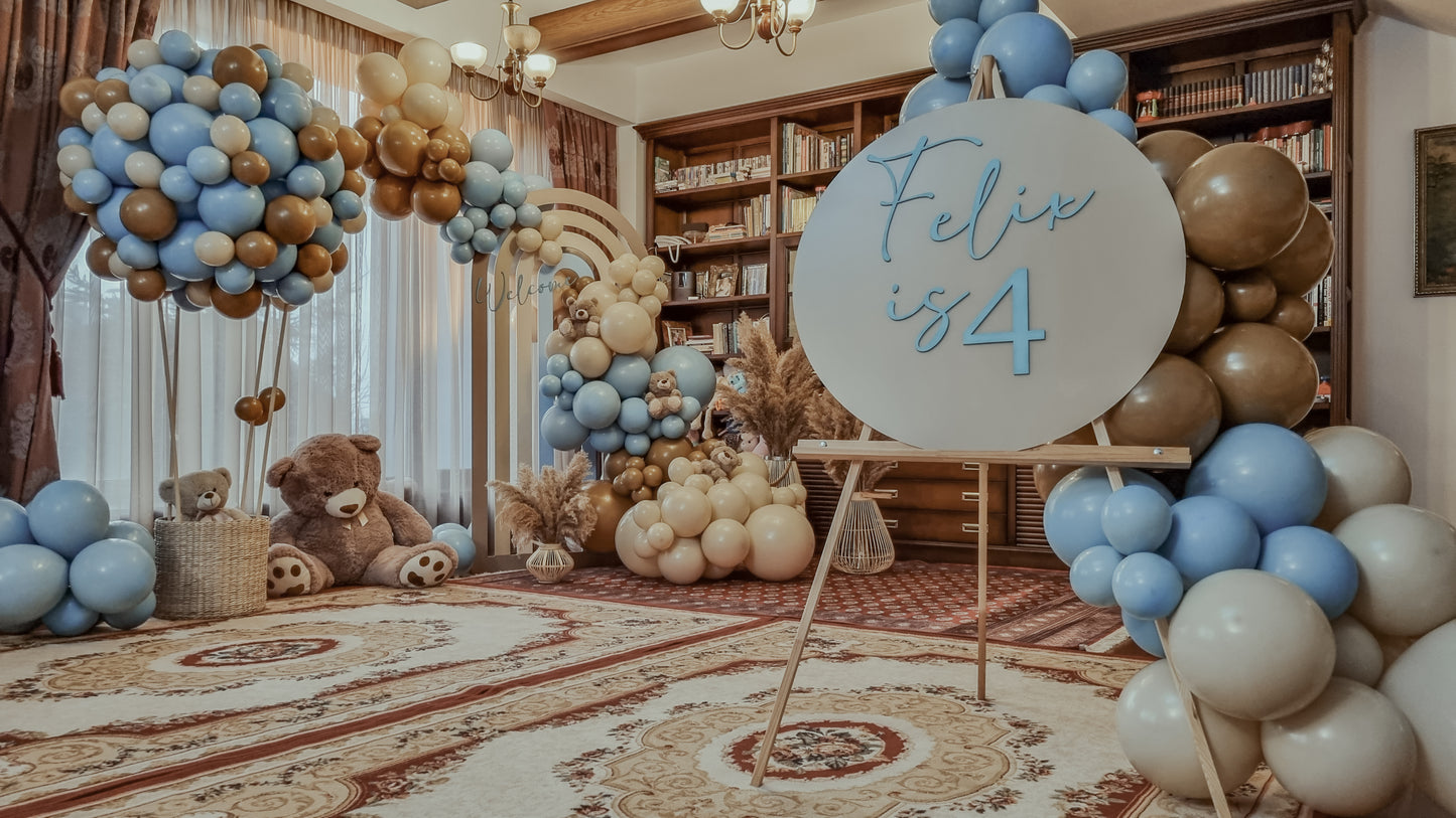 Litere luminoase cu arcada de baloane personalizata pentru decoruri de nunti si botezuri