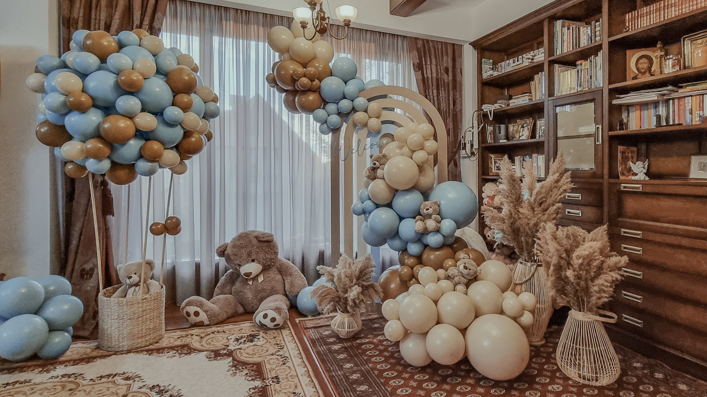 Litere luminoase cu arcada de baloane personalizata pentru decoruri de nunti si botezuri