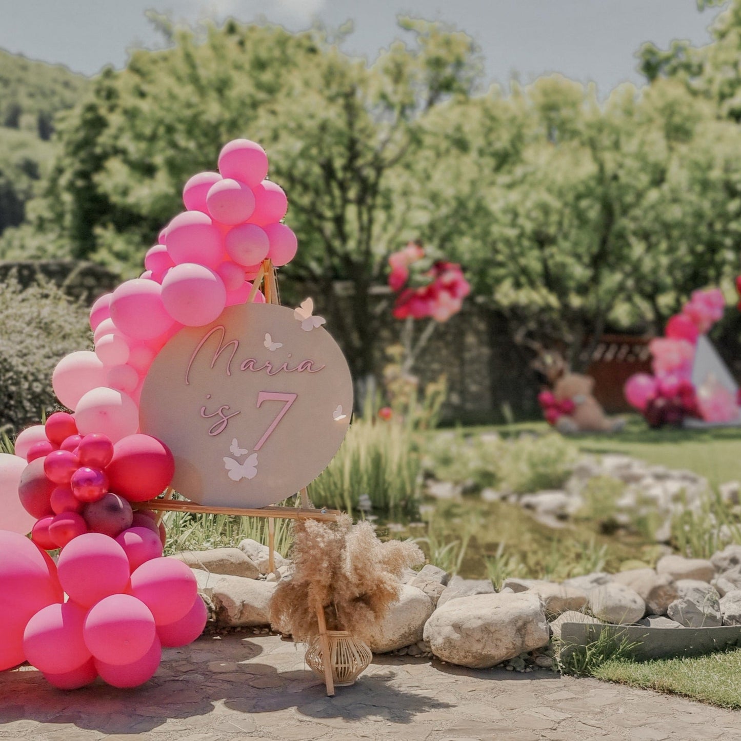 Decor cu baloane heliu personalizate pentru nunti, botezuri si petreceri de vara