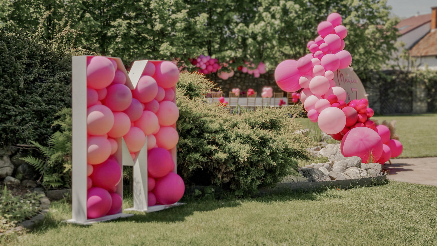 Decor cu baloane heliu personalizate pentru nunti, botezuri si petreceri de vara