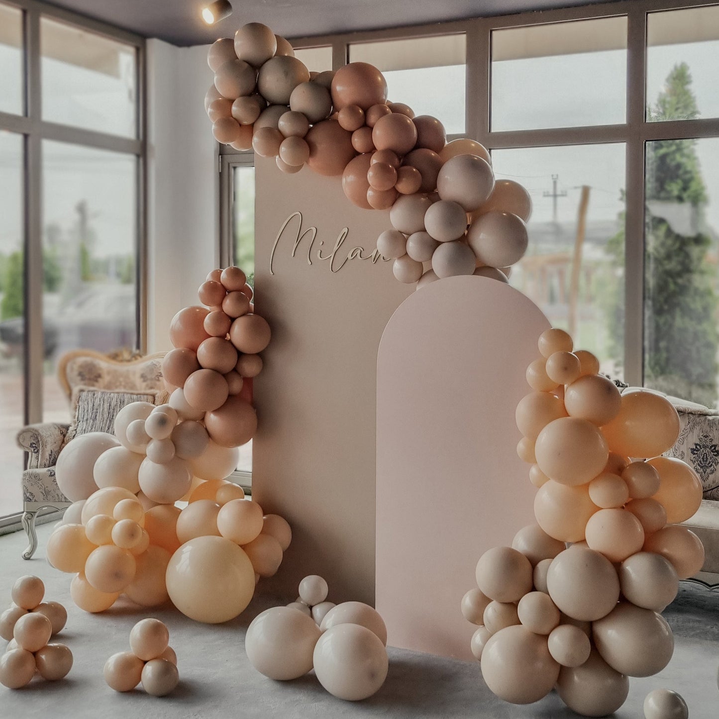 Arcada de baloane personalizata pentru decoruri de botezuri, nunti si alte evenimente speciale