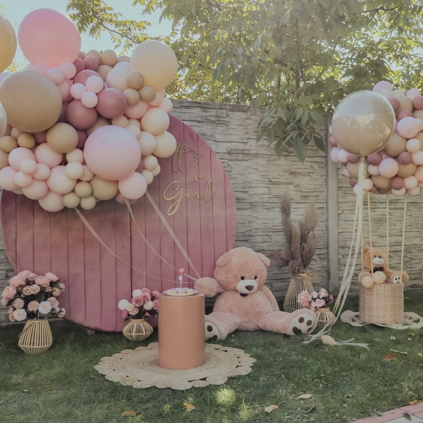 Balon jumbo cu heliu personalizat, ideal pentru decoruri de botezuri sau petreceri private