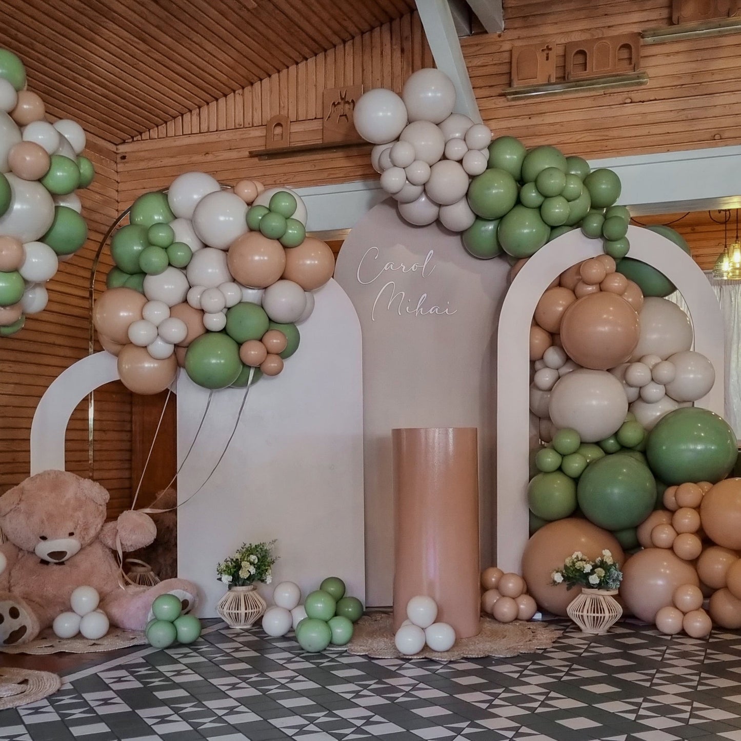 Balon jumbo cu heliu personalizat, ideal pentru decoruri de botezuri sau petreceri private