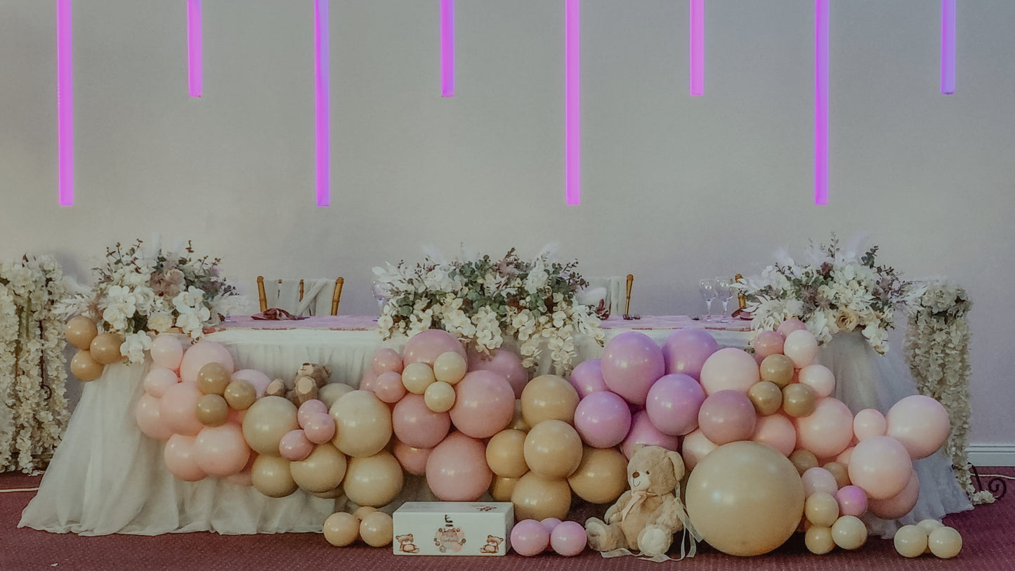 Arcada de baloane personalizata, decor unic pentru botezuri si evenimente speciale
