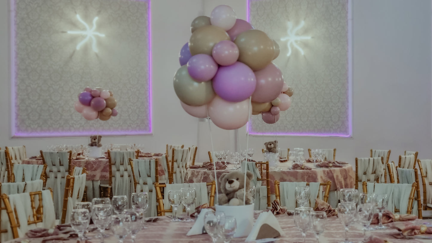 Arcada de baloane personalizata, decor unic pentru botezuri si evenimente speciale