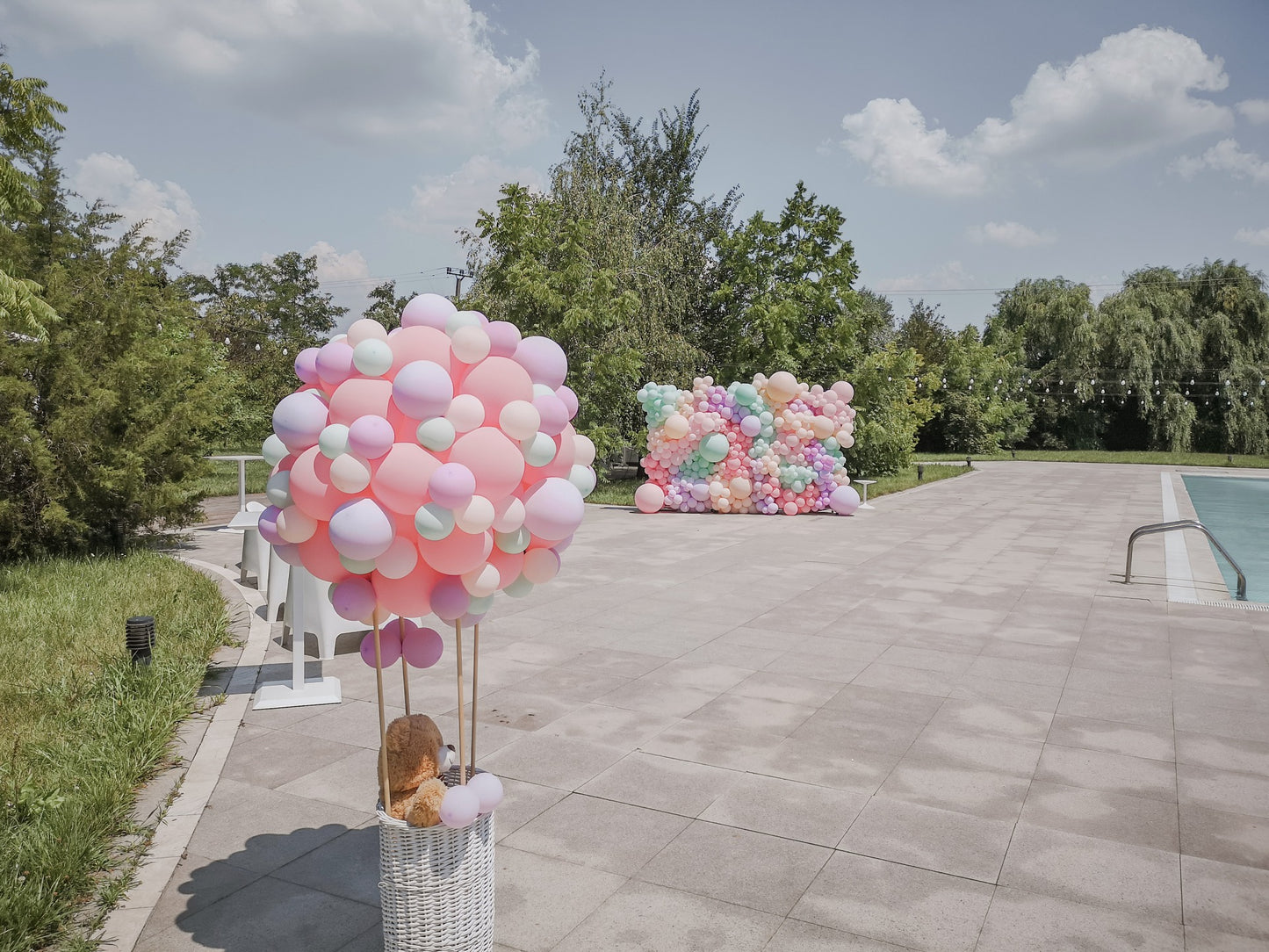 Arcada de baloane personalizata, decor elegant pentru orice tip de eveniment, de la botezuri la nunti