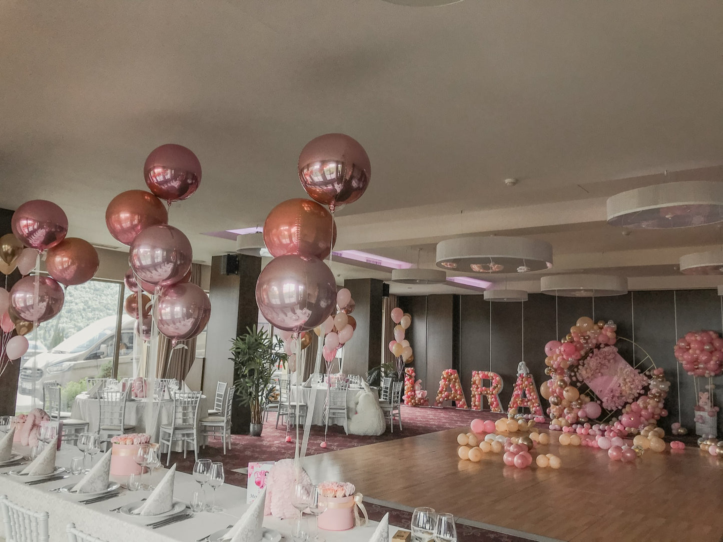 Candycart cu baloane pentru petreceri de copii, botezuri sau evenimente speciale