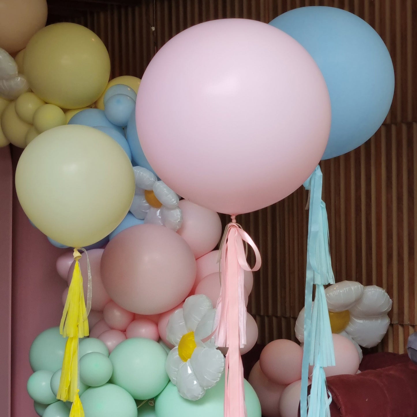 
                  
                    Jumbo balloon 60cm with helium
                  
                
