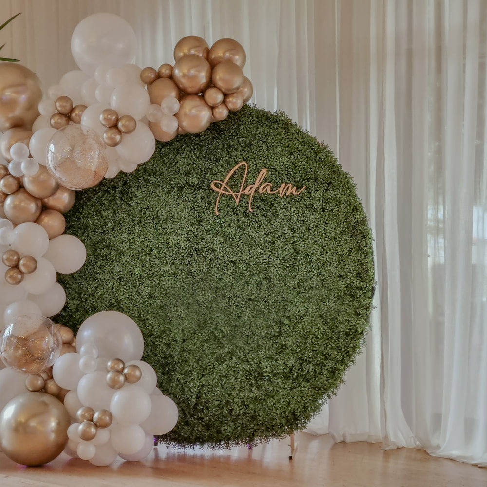 
                      
                        Balloons | Board with organic arch and name
                      
                    