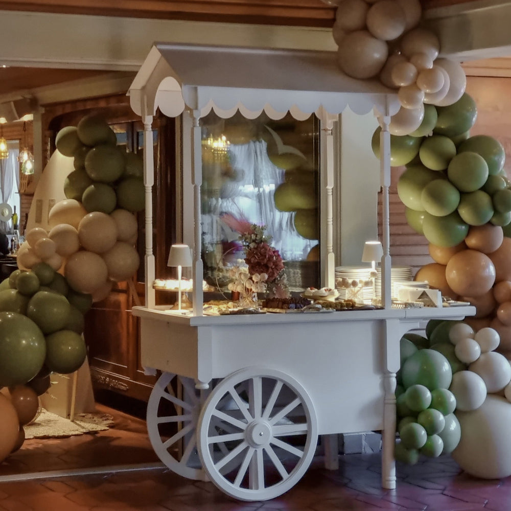Balloons | Candy cart with organic arcade