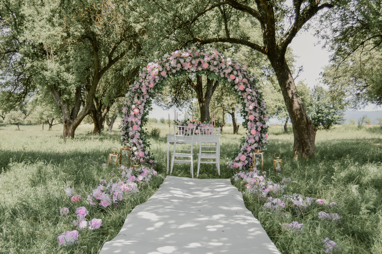 
                  
                    Fiori di seta | arco floreale | fiori rosa
                  
                