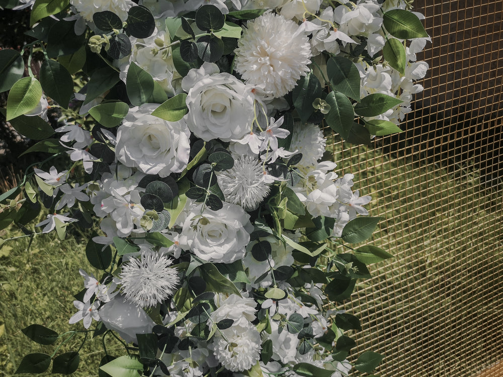 
                  
                    Fiori di seta | archi floreali | fiori bianchi
                  
                