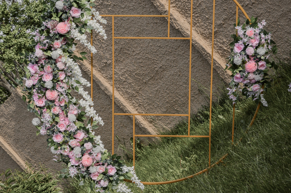 
                  
                    Fiori di seta | archi floreali | fiori rosa
                  
                